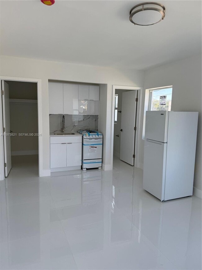 Building Photo - 1943 71st St Unit 1947-11