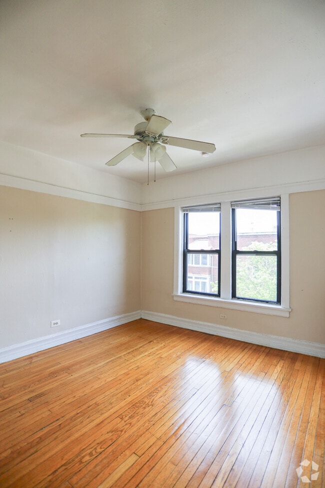 Building Photo - 7449 N Greenview Ave Unit #412 Rental
