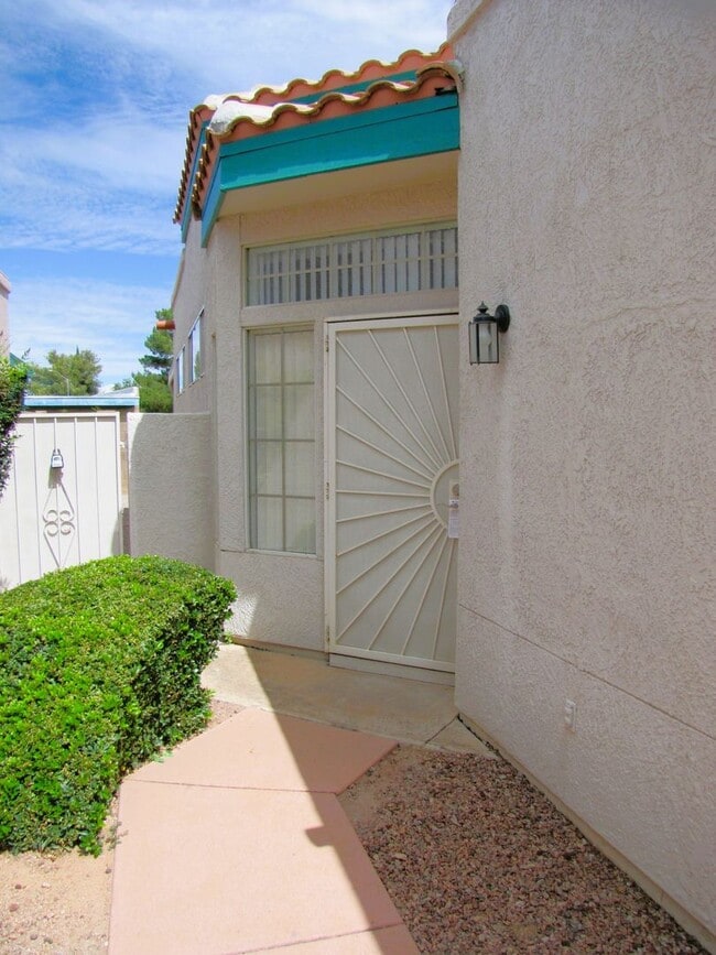 Photo - 2BR/2BA/2CG, 1437 sq.ft. rental w/ community pool in Sierra Springs subdivision in Sierra Vista, AZ