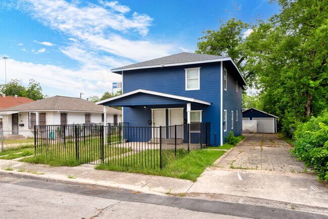 Building Photo - 1336 W Ridgewood Ct Rental