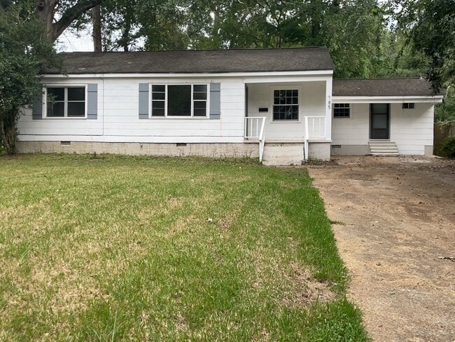 Building Photo - 785 Cedarhurst Rd Rental