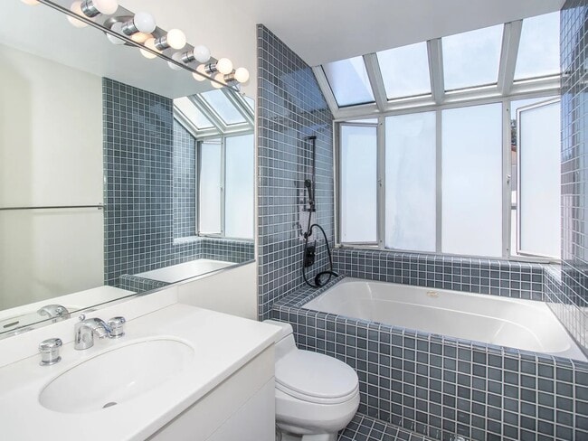 Photo - 233 Homer Ave