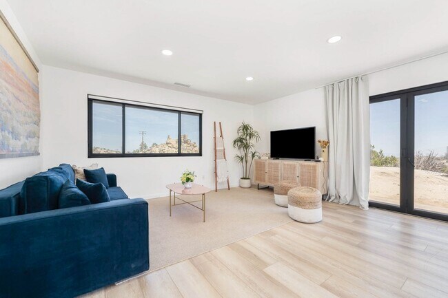 Photo - 56484 Oakwood Dr