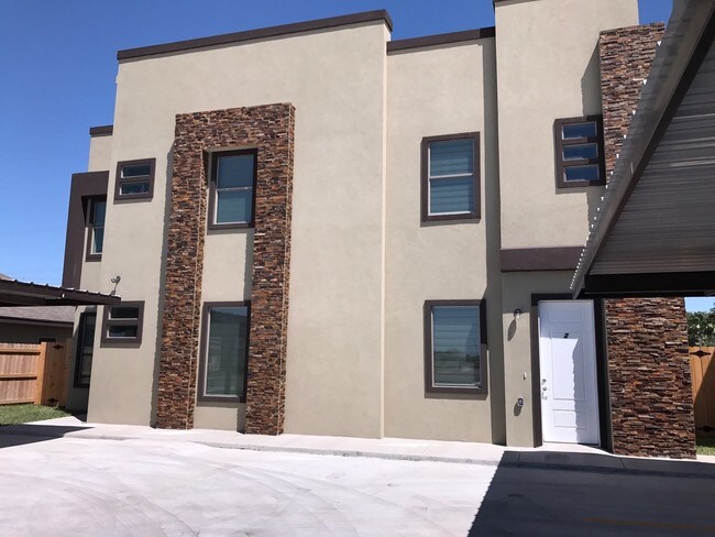 Photo - West Oak Apartments