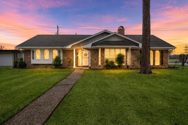Building Photo - 4912 Goose Creek Dr