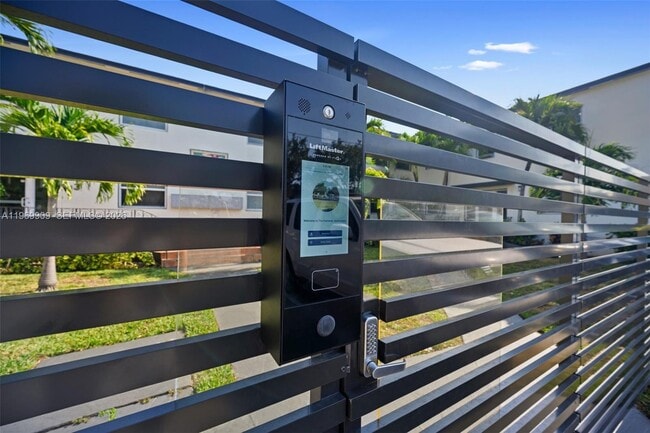 Building Photo - 575 NE 82nd St Unit 14