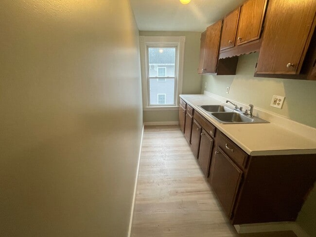 Photo - 83 Coombs St Unit #2