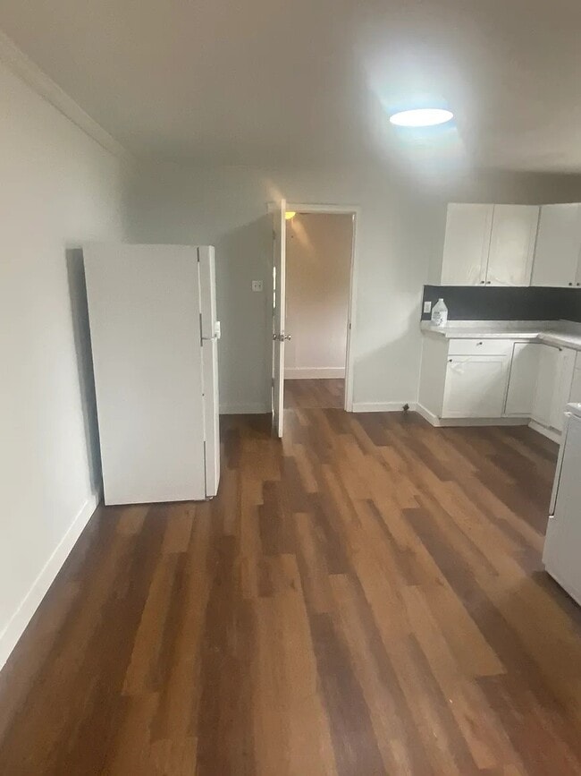 Photo - 1529 Basin St