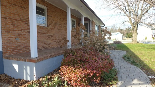 Photo - 93 Great Lake Dr