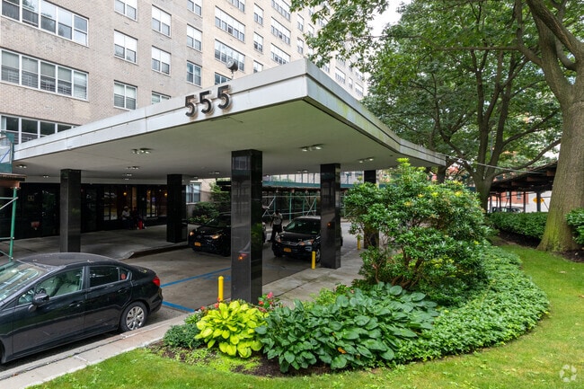 Photo - River Point Towers