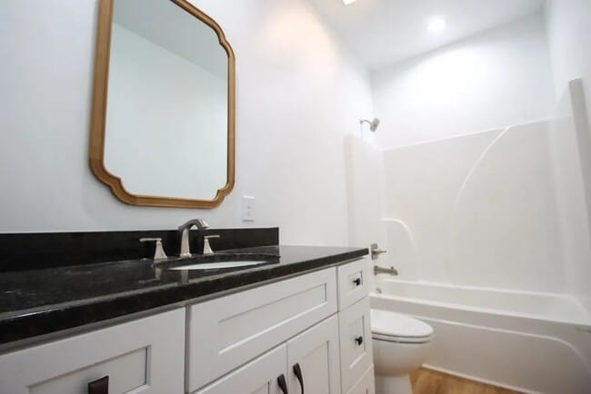 Photo - 907 Honeysuckle Ln