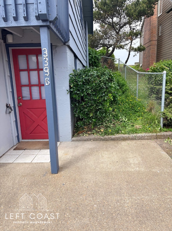 Photo - 339 SW Ebb Ave