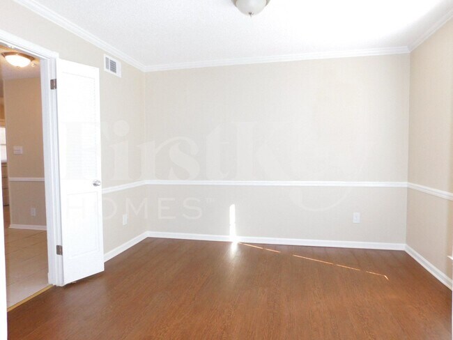 Photo - 4832 Rolling Meadows Dr