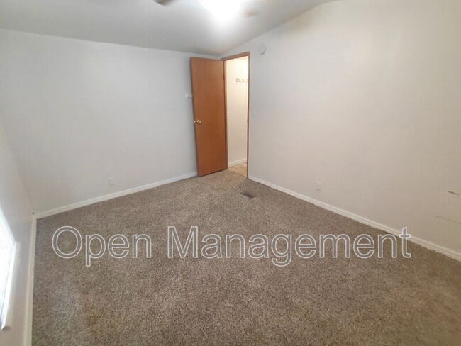 Photo - 301 Mantle Ave