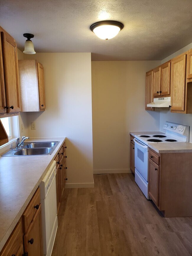 Photo - 1208 Koenigstein Ave