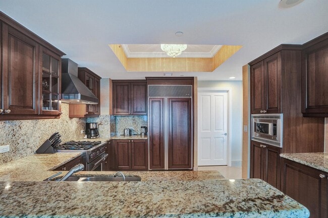 Building Photo - 17875 Collins Ave Unit 3103