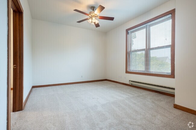 1BR, 1BA - 500SF - Living Room