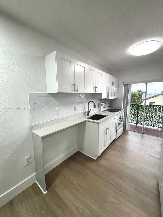 Building Photo - 3514 W 76th St Unit 203