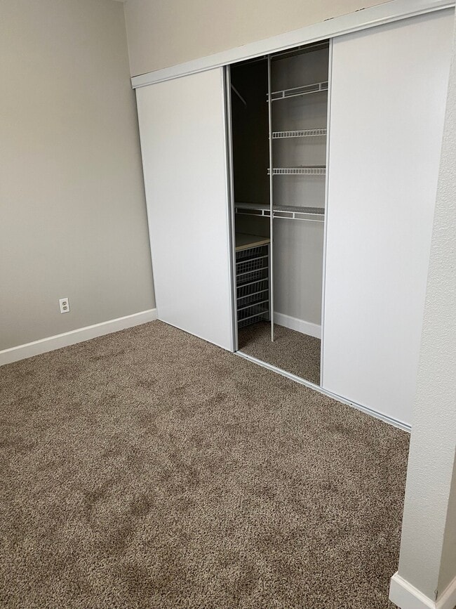 Photo - 334 Wells Ave S Unidad 405