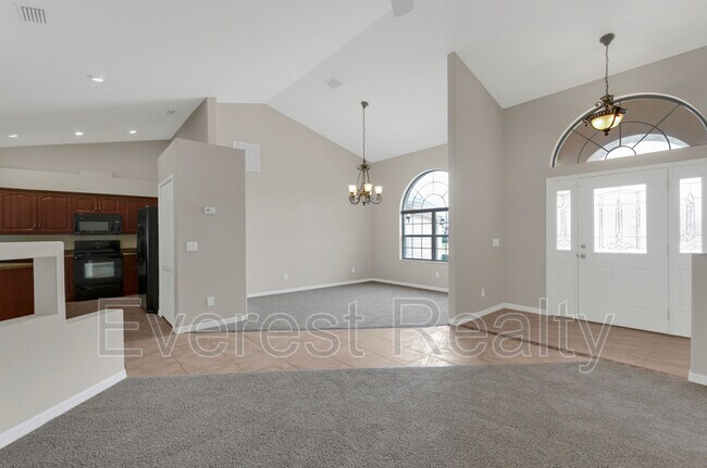 Photo - 60 Lancelot Dr