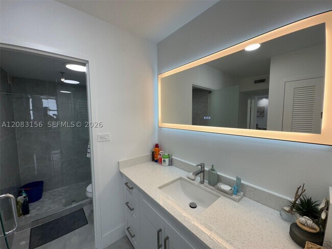 9225 Collins Ave Unit 504