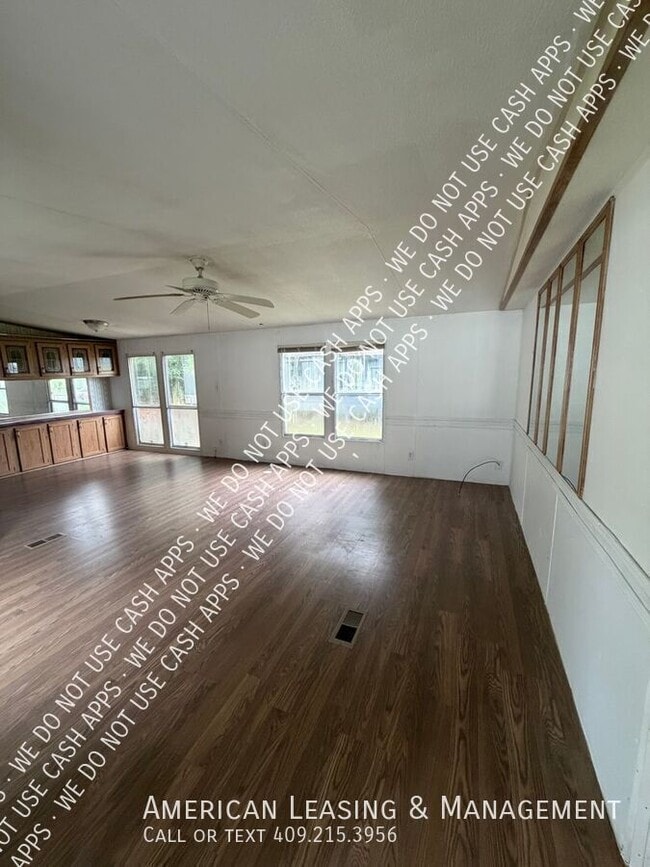 Photo - 102 Hornet Ln