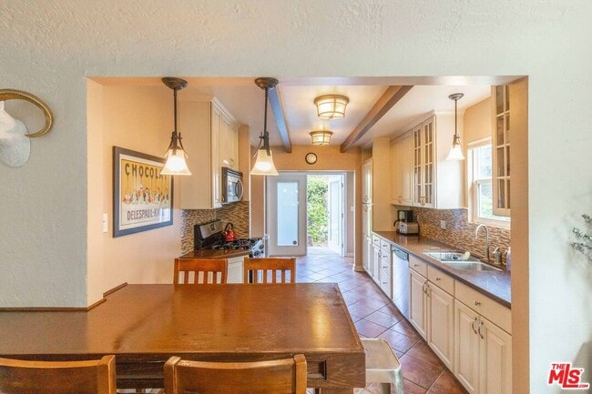 Photo - 3226 Hutchison Ave