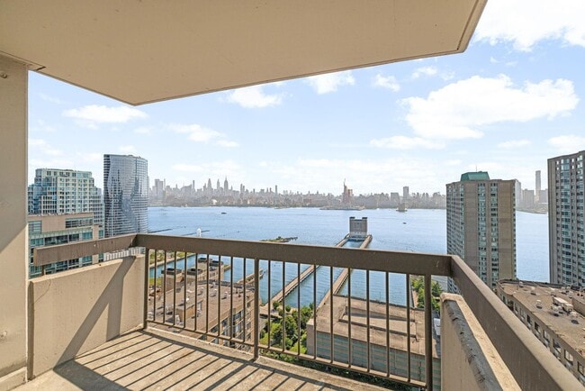 Building Photo - 45 River Dr S Unit 3114