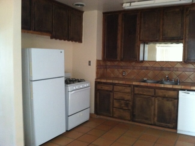 Photo - 4412 Gordon St