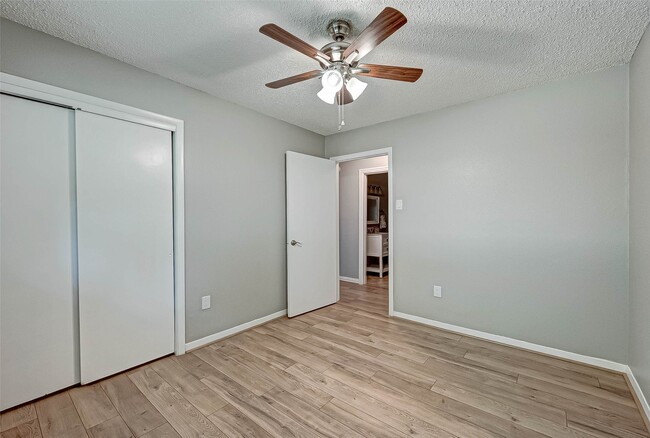 Building Photo - 5806 Chrystell Ln