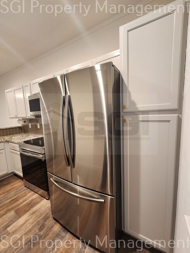 Rare 2 Bed 2 Bath Waterfront Property in R... Condo Unit A Condo for