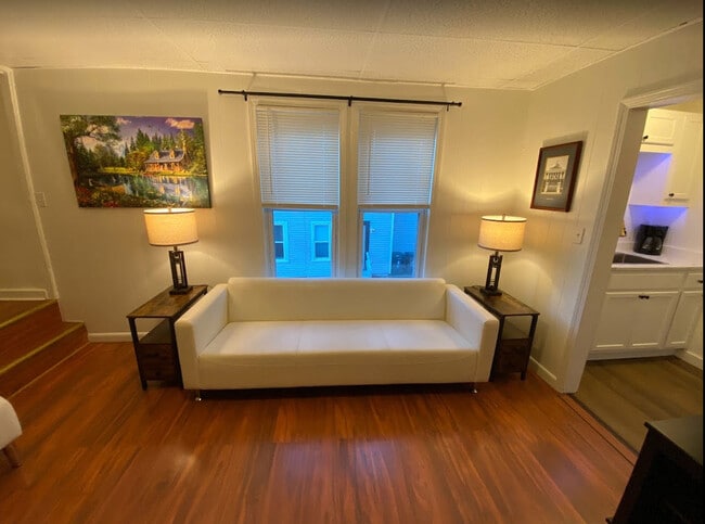 Building Photo - 46 Oak Ter Unit 46 Oak 2nd Floor  R4