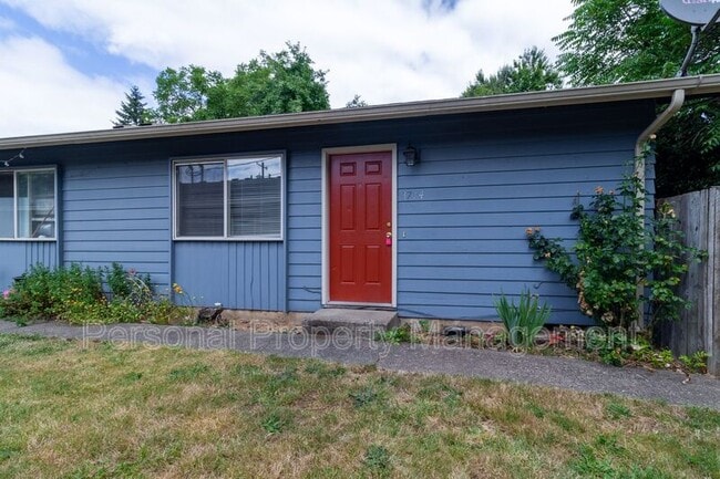 Building Photo - 3704 R St Rental