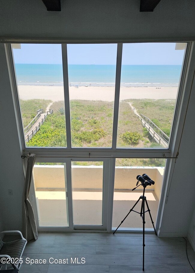 Building Photo - 5050 Ocean Beach Blvd Unit 502 Rental