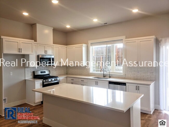 Photo - Spacious 3BR/2.5BA in Desirable River Terrace Community!