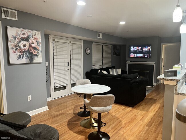 Photo - 2 br, 2 bath Condo - 9816 Lake Point Court...