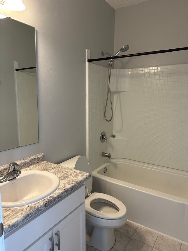 Photo - Tranquil South Retreat: Spacious 5-Bed Hom...
