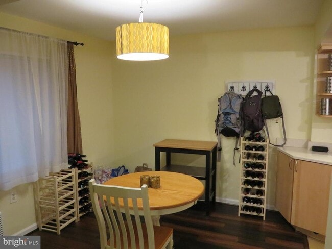 Photo - 1413 Northgate Square Unit 1C
