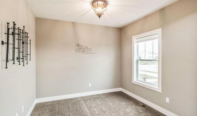 Photo - Sublease - 3 Bedroom Townhome Available Ja...