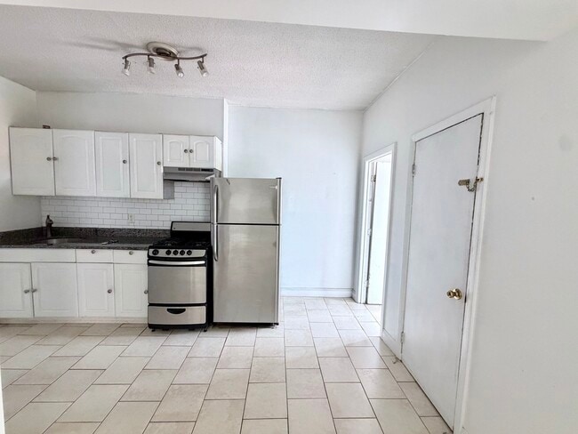 Photo - 853 Harrison Ave Unit 4