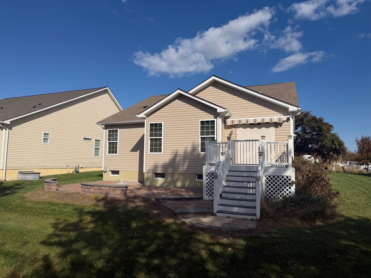 Photo - Lovely home in Nassau Grove with finished basement!