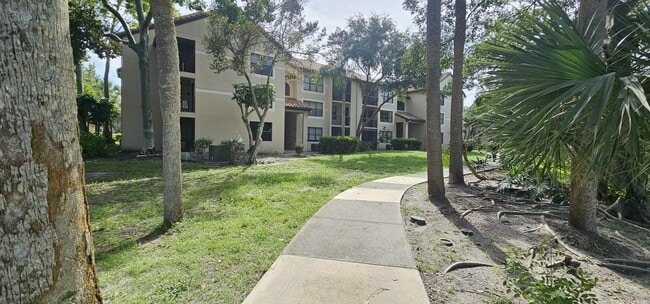 Photo - 4521 W McNab Rd
