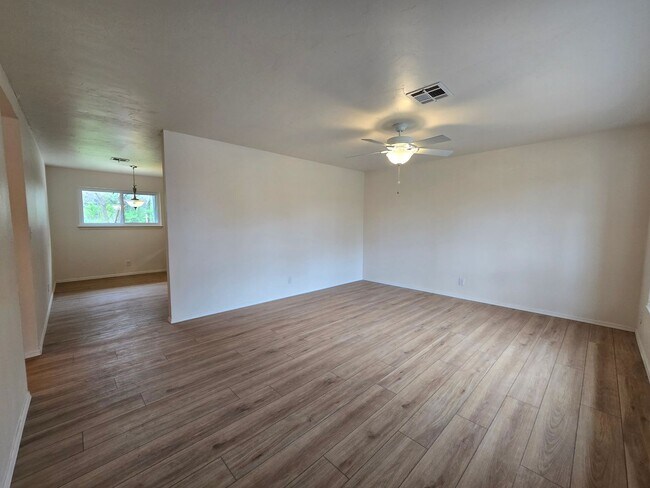 3 bedroom home in North Rock Creek for Lease. - 3 bedroom home in North Rock Creek for Lease.