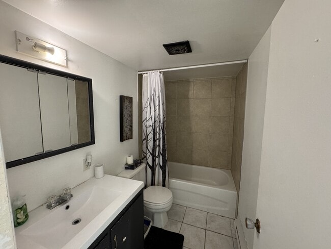 Photo - 4619 Rue Principale Unit 1