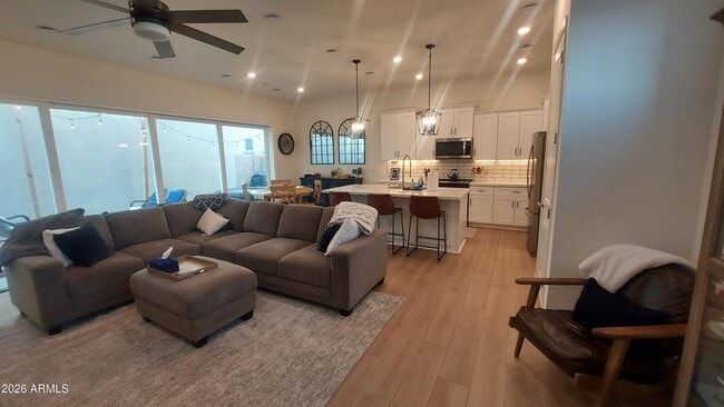 Photo - 290 E Markwood Dr