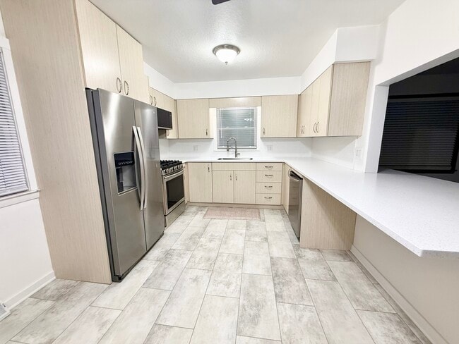 Building Photo - 4535 40th Ave