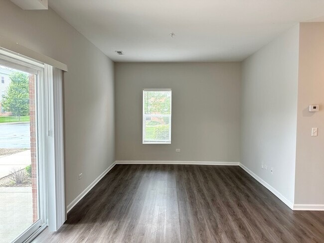 Photo - 855 E Main St Unit 1F