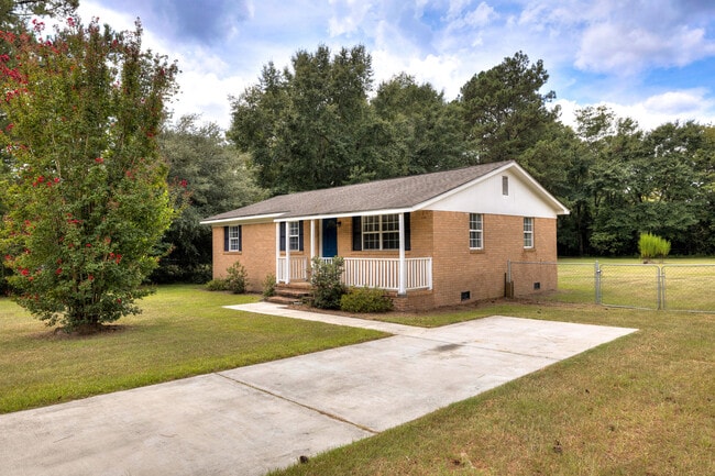 Building Photo - 3640 Lindella Rd