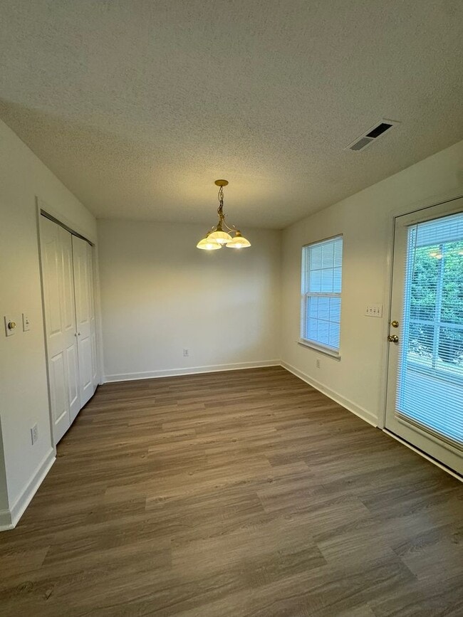 Photo - 124 Clusters Cir