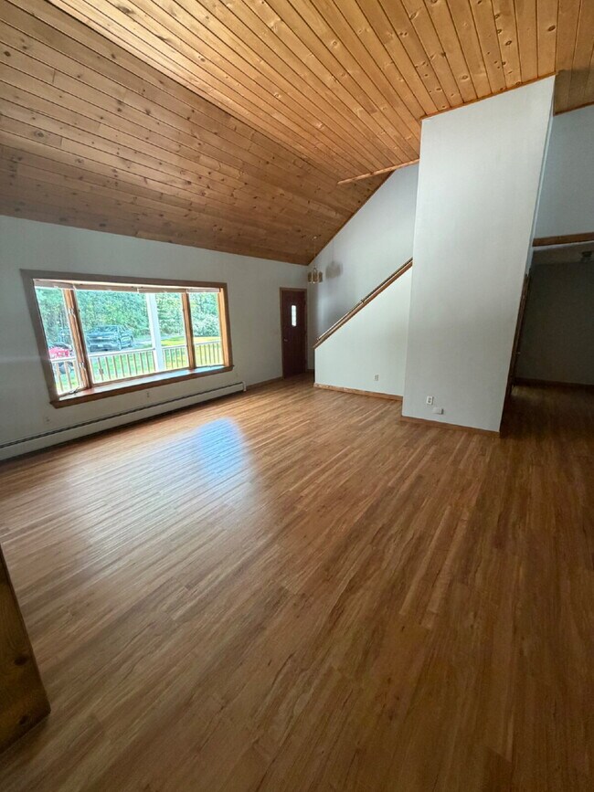 Photo - 2-Bedroom, 2-Bath Single-Family Home with Oversized Garage – Hudson, NH